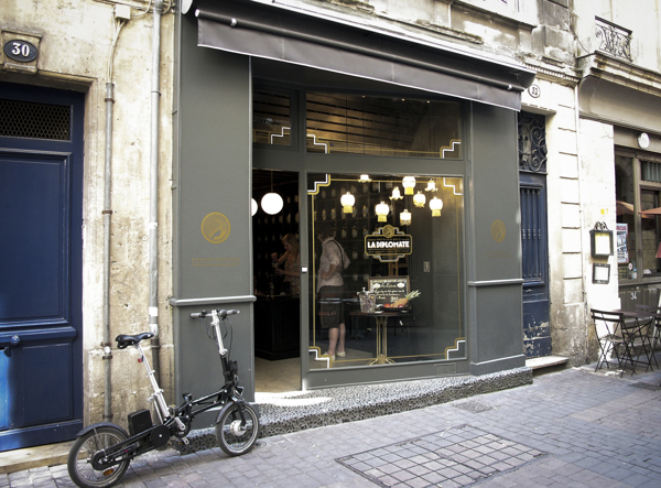 法國波爾多La Diplomate奶茶店形象設(shè)計(jì)