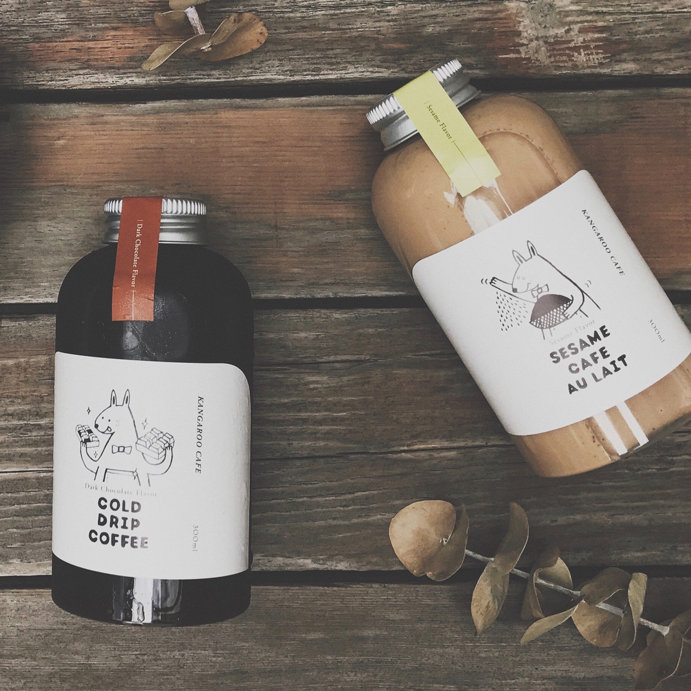 黑巧克力、水果風味、芝麻歐蕾三種不同的咖啡包裝設計