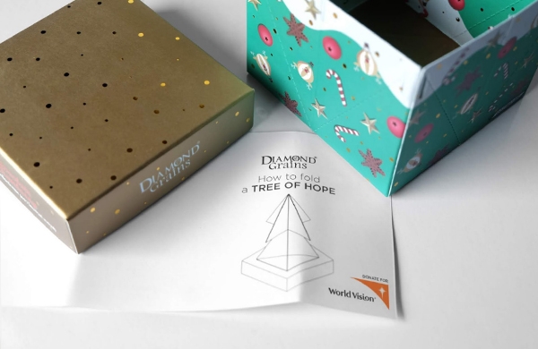 巧克力盒化身圣誕樹！包裝結構創意為顧客帶來的驚喜體驗