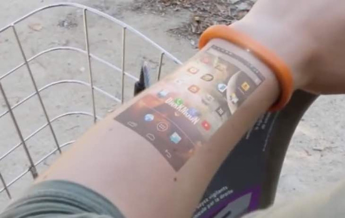 直接在手臂上玩手機?|科技產品設計